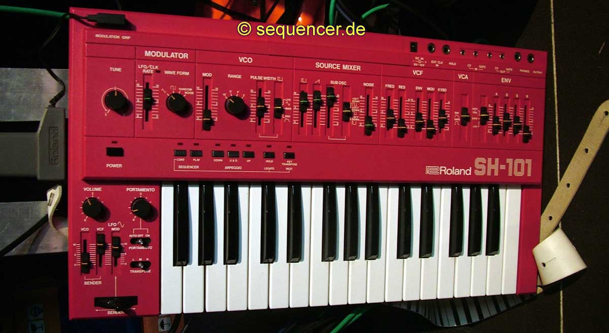 Roland SH-101: Rare Red Color: SH101