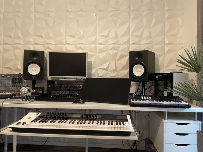 Studio3.jpg