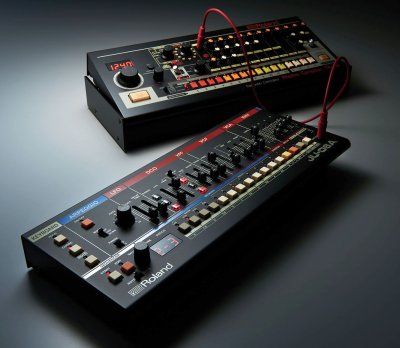 roland-ju-06a-synthesizer-4.jpg